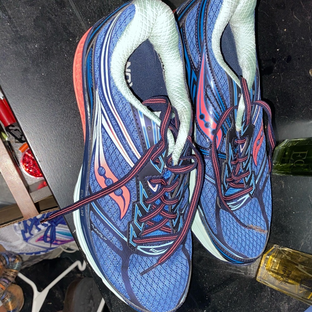 Saucony Everun Tennis Shoes